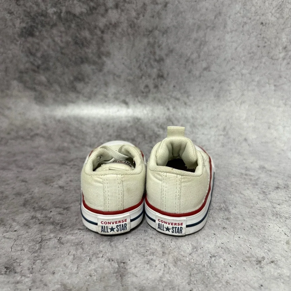 Converse Chuck Taylor All Star Infant Size 6 White Low Top Sneakers A01039F